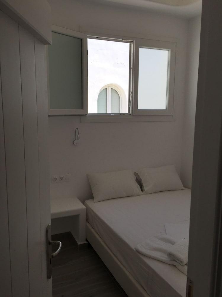 Depis Suites Naxos City المظهر الخارجي الصورة