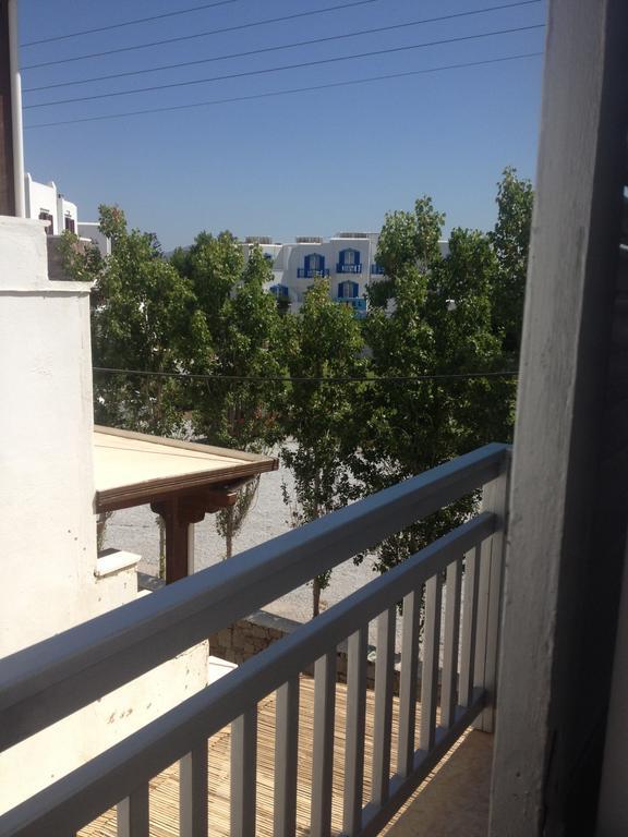 Depis Suites Naxos City الغرفة الصورة