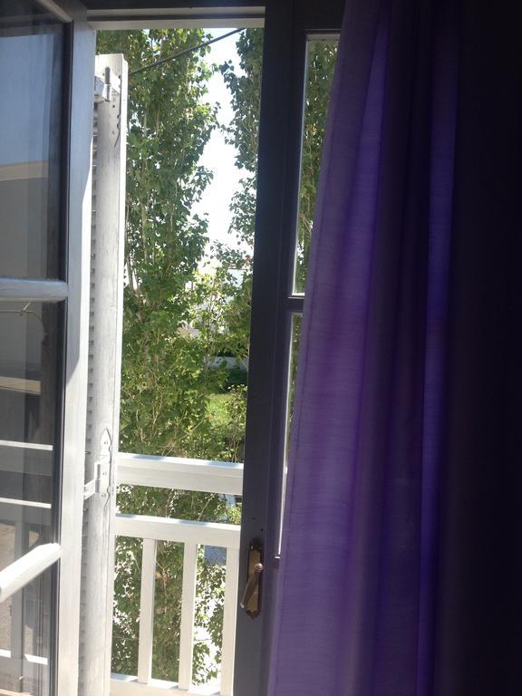Depis Suites Naxos City الغرفة الصورة